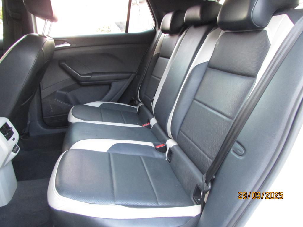 VOLKSWAGEN T-Cross - Foto