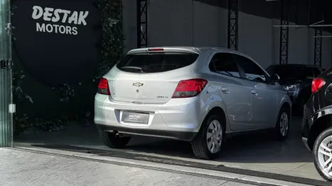 CHEVROLET Onix Hatch 1.4 4P FLEX LT, Foto 2