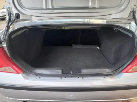 FORD Focus Sedan 1.6 4P GL, Foto 15