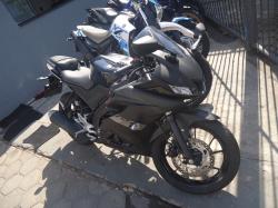 YAMAHA R 15 