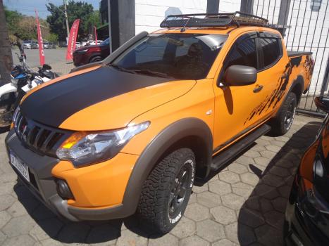 MITSUBISHI L 200 Savana 3.2 16V 4X4 TURBO DIESEL INTECOOLER, Foto 2