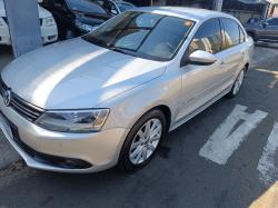 VOLKSWAGEN Jetta 2.0 4P CONFORTLINE TIPTRONIC AUTOMTICO