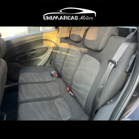 FIAT Punto 1.4 FLEX 4P, Foto 7