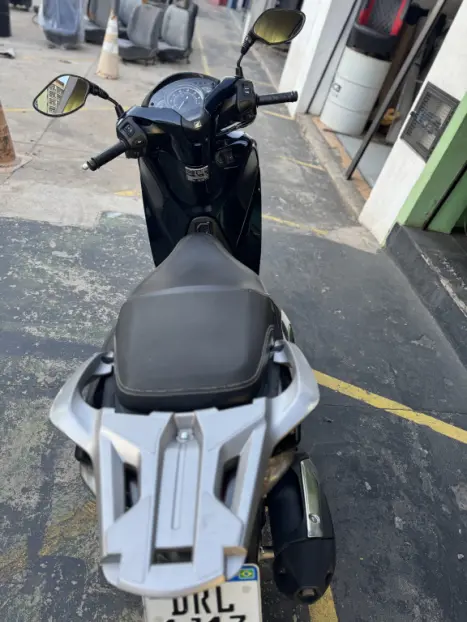 HONDA SH 150 I DLX, Foto 5