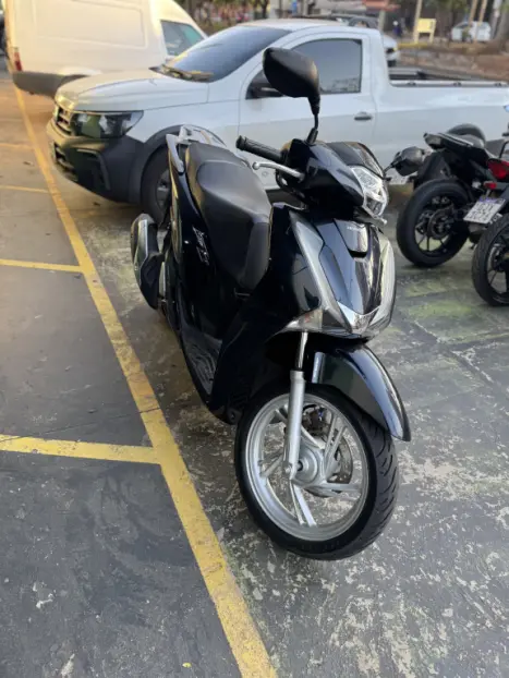 HONDA SH 150 I DLX, Foto 6