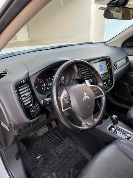 MITSUBISHI Outlander 2.0 16V 4P AUTOMTICO, Foto 4