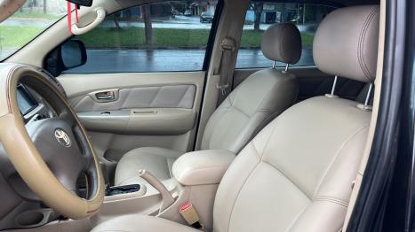 TOYOTA Hilux SW4 3.0 V6 12V 4P 4X4 AUTOMTICO, Foto 4