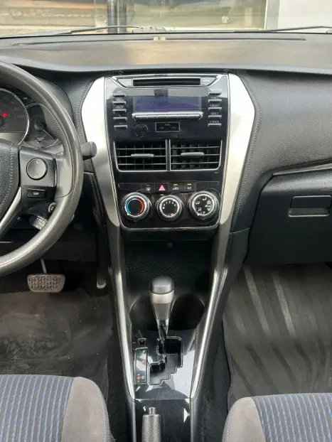 TOYOTA Yaris Sedan 1.5 16V 4P FLEX XL MULTIDRIVE AUTOMTICO CVT, Foto 9