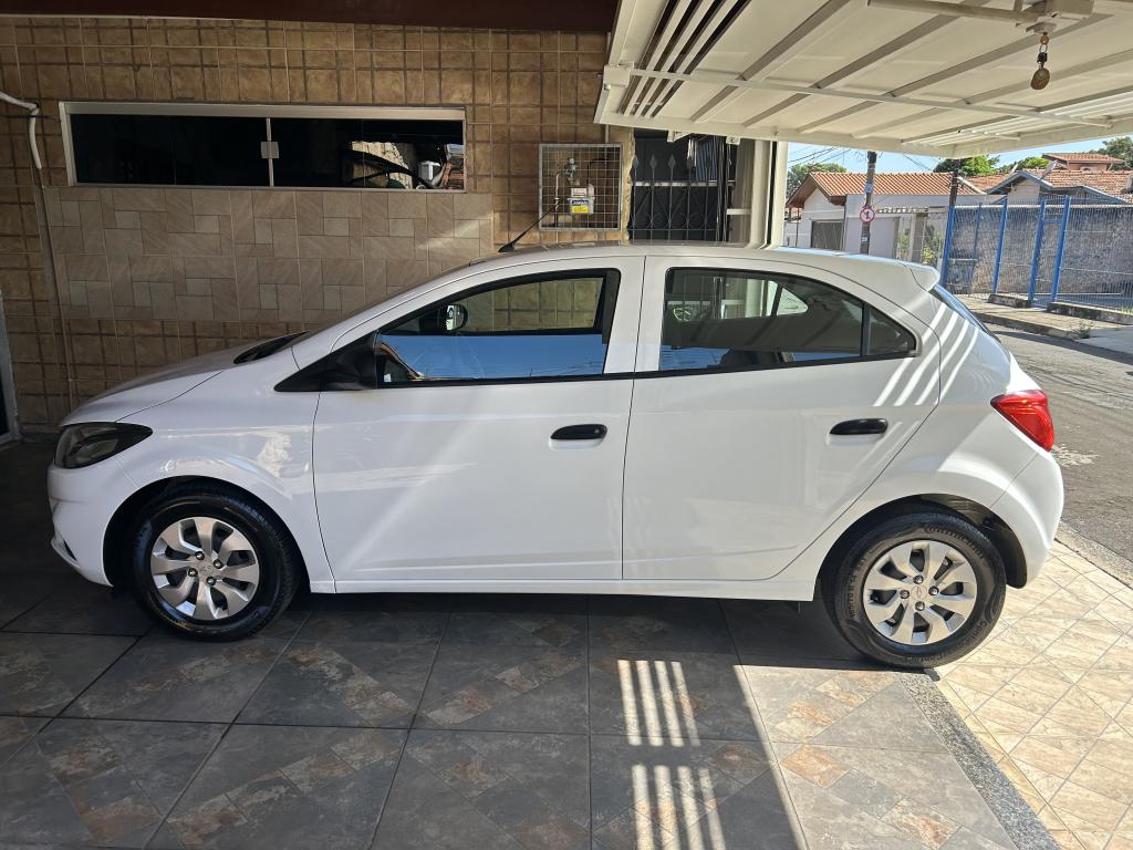 Comprar Hatch Chevrolet Onix Hatch 1.0 4P Flex Joy Branco 2020 em