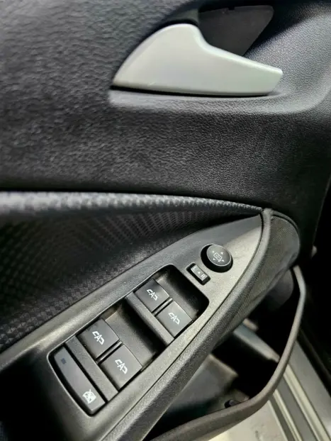 CHEVROLET Onix Hatch 1.0 12V 4P FLEX LTZ TURBO, Foto 10