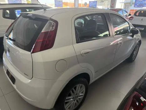 FIAT Punto 1.8 16V 4P FLEX ESSENCE DUALOGIC AUTOMATIZADO, Foto 3