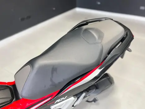 HONDA ADV 150 , Foto 8