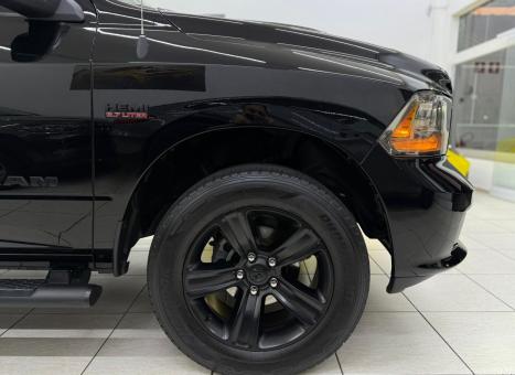 RAM 1500 5.7 V8 LIMITED NIGHT EDITION CABINE DUPLA 4X4 AUTOMTICO, Foto 6