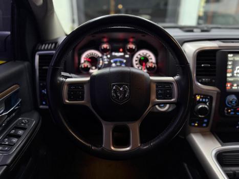 RAM 1500 5.7 V8 LIMITED NIGHT EDITION CABINE DUPLA 4X4 AUTOMTICO, Foto 17