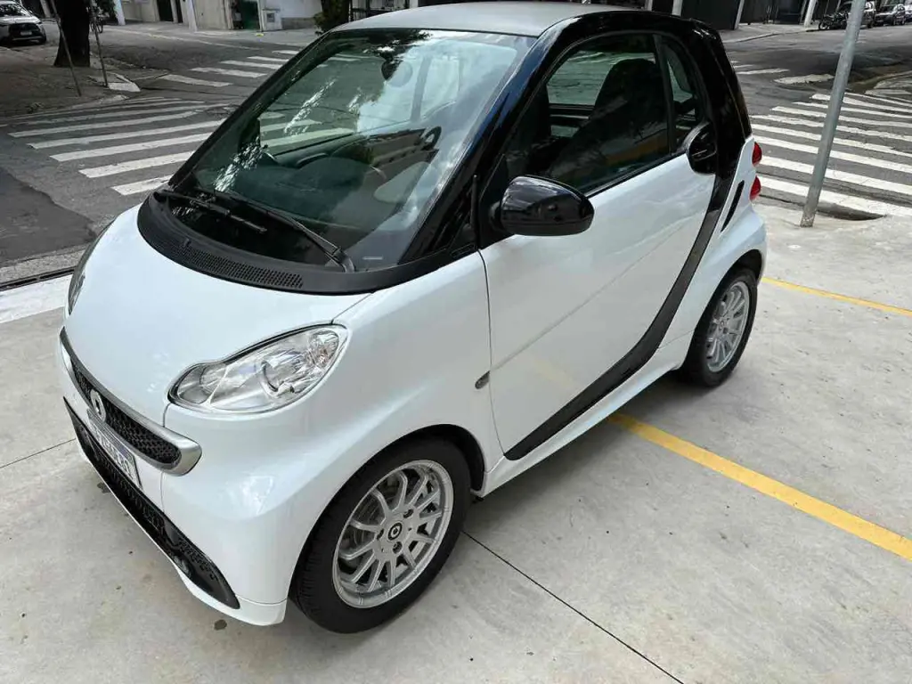 Smart fortwo 1.0 Mhd Coupé 3 Cilindros Automático 2015